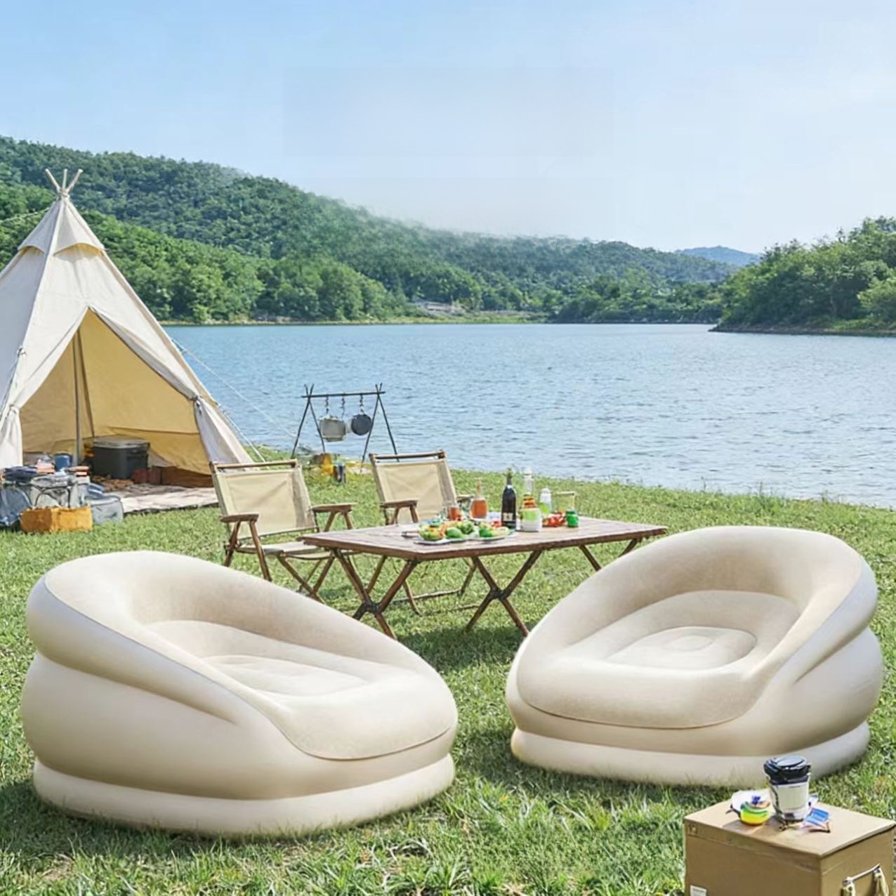 Outdoor Furniture Designer - Przenośna nadmuchiwana sofa na festiwal muzyczny,